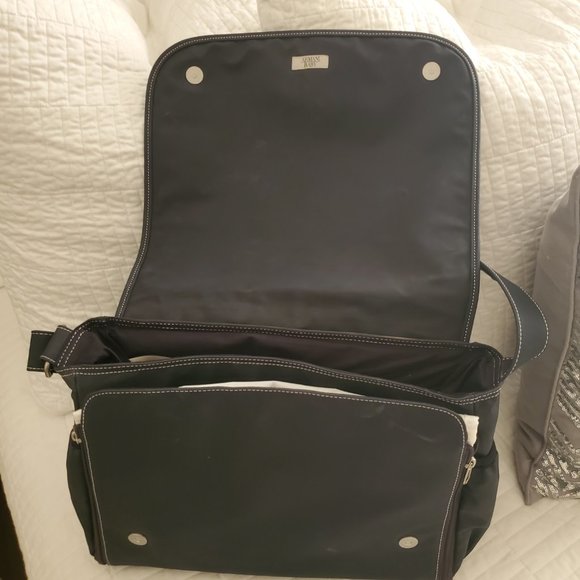 ARMANI BABY Diaper Changing Messenger Bag - Condition Showroom Never used. - Picture 5 of 13